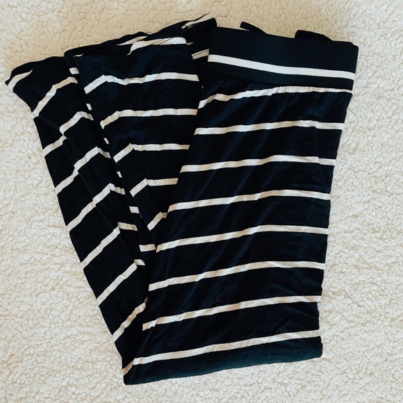 •Cute skirt• - Picture 1 of 2